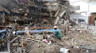 Pakistan'daki AVM yangınında can kaybı 60'a yükseldi