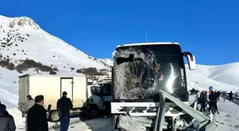 Tutak'ta trafik kazası çok sayıda yaralı var