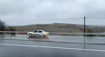 Yeni yapılan yolda yaşanan çökme kazalara daveti çıkarıyor