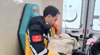 Ağrı'da sağlık ekipleri evde doğuma yetişti
