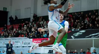 Aliağa Petkimspor zirveyi bırakmadı