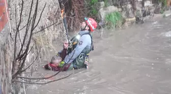 İzmir'de sağanak etkili oluyor