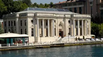 Kabataş Erkek Lisesi'ndeki Feriye Sarayları anlaşmazlığı sürüyor