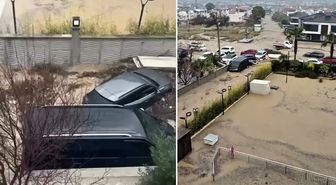 Kuşadası sele teslim! Sokaklar göle döndü, araçlar böyle sürüklendi