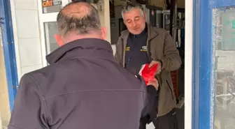 Muğla'da esnafa ve vatandaşa Türk Bayrağı dağıtıldı