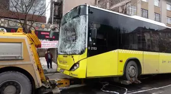 Sancaktepe'de İETT otobüsleri zincirleme kazaya karıştı: 3 kişi yaralandı