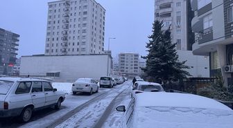 Şanlıurfa'da kar yağışı etkili oluyor