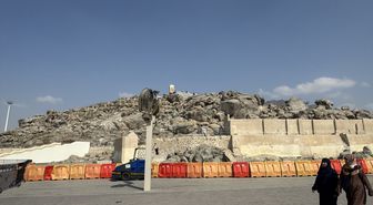 Umre ibadeti yapan Müslümanlar, Hira Mağarası ve Arafat'ı ziyaret etti