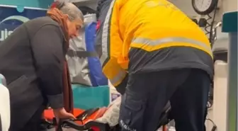 Yolu kapanan köydeki kanser hastası kadına ekipler 5 saatte ulaştı