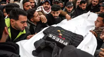 Albüm: Gazze'de İsrail Saldırısında Hayatını Kaybeden 3 Gazeteci İçin Cenaze Töreni Düzenlendi