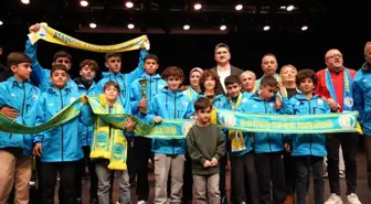 Ataşehir'de sporun ve sanatın önde gelen isimleri gençlerle buluştu