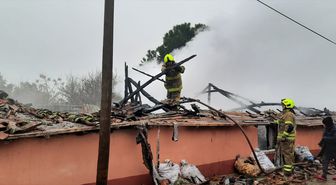 Balıkesir'de evde çıkan yangın itfaiye ekiplerince söndürüldü