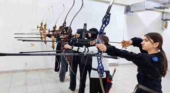 Bilecik'te okçuluk eğitimleri sürüyor