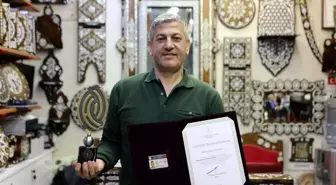 Çırak olarak başladığı mesleğinde 'Yaşayan İnsan Hazineleri Ödülü'ne layık görüldü