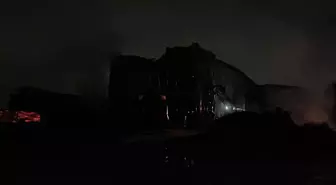 Kocaeli'de atık plastik deposunda yangın