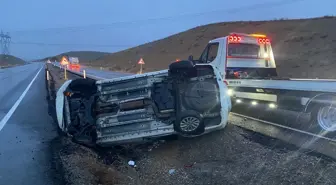 Konya'da devrilen otomobildeki 4 kişi yaralandı