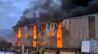 Lastik deposunda çıkan yangın kontrol altına alındı