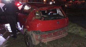Samsun'da devrilen otomobildeki 2 kişi yaralandı
