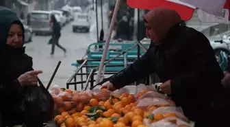 Suriye'nin Halep kentinde terör örgütü YPG/SDG'den kurtarılan mahallelerde hayat normale dönüyor