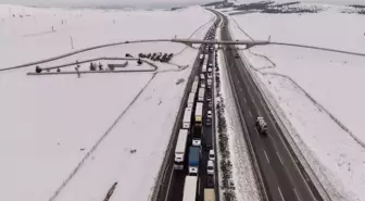 TAG otoyolunda kilometrelerce araç kuyruğu
