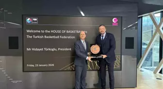TBF Başkanı Türkoğlu'ndan FIBA Genel Sekreteri Zagklis'e ziyaret