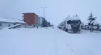 Tokat'ın ilçelerinde kar yağışı etkili oluyor