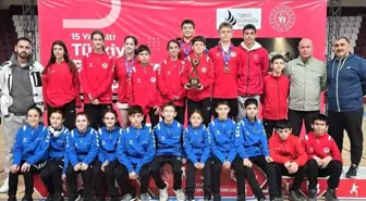 Badminton'da Erzincan rüzgârı: 3 şampiyonluk, 1 ikincilik