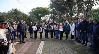 Gazeteci Uğur Mumcu ölümünün 33. yılında Ayvalık'taki evinin önünde anıldı