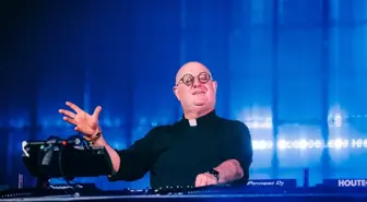 Portekizli Rahipten DJ'liğe sıra dışı geçiş: Sosyal medyanın yeni ikonu