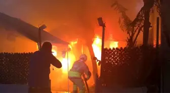 Samandağ'da konteyner yangını