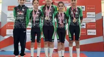 Akhisarlı bisikletçiler Konya Velodromu'nda kürsüye damga vurdu