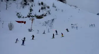 Artvin Atabarı Kayak Merkezi'nde 'Kar Şenliği' düzenlendi