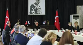 CHP Genel Başkanı Özel, partisinin Cumhurbaşkanlığı Aday Ofisi toplantısına katıldı