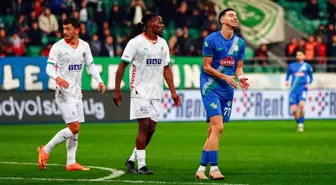 Trendyol Süper Lig: Çaykur Rizespor: 0 Corendon Alanyaspor: 0 (İlk yarı)