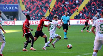 Trendyol Süper Lig: Gaziantep FK: 1 Konyaspor: 0 (İlk yarı)