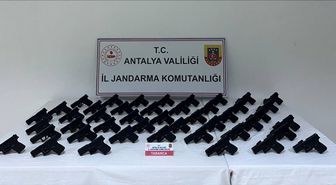 Antalya'da 45 ruhsatsız tabanca ele geçirildi
