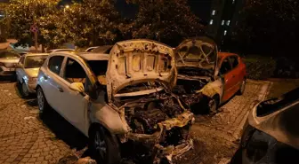 Beşiktaş'ta park halindeki 4 araç yandı