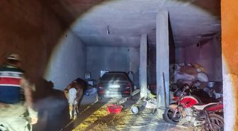 Şanlıurfa'da Çalıntı Otomobil Ahırda Bulundu