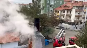 Isparta'da evin bacasında çıkan yangın maddi hasara yol açtı