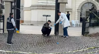 İstanbul'da annesinin cenazesinde kardeşini silahla öldürdüğü iddia edilen zanlı yakalandı