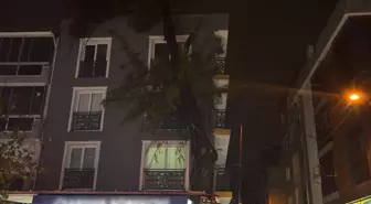 İzmir'de sağanak hayatı olumsuz etkiledi