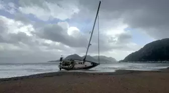 Marmaris'te şiddetli fırtına ve sağanak yağış etkili oluyor
