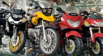 Motosiklet tutkusunu koleksiyona çevirdi