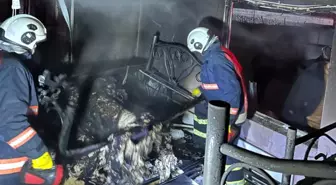 Yüksekova'da korkutan ev yangını: 4 çocuk hastaneye kaldırıldı