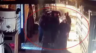 Alacak verecek tartışması, taşlı bıçaklı kavgaya dönüştü: 1 yaralı