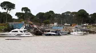 Antalya Valisi Şahin: 'Seralar ciddi hasar gördü, bir kişi yaralandı'