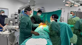 Bitlis Devlet Hastanesi'nde kapalı yöntem omurga ameliyatıyla sağlığına kavuştu