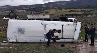 Denizli'de devrilen midibüsteki 1 kişi öldü, 24 kişi yaralandı