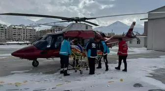 Erzurum'da 94 yaşındaki evde bakım hastası ambulans helikopterle hastaneye yetiştirildi