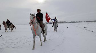 Erzurum'da yaban hayvanları için doğaya yem bırakıldı
